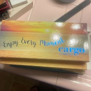 Cargo eyeshadow pallet